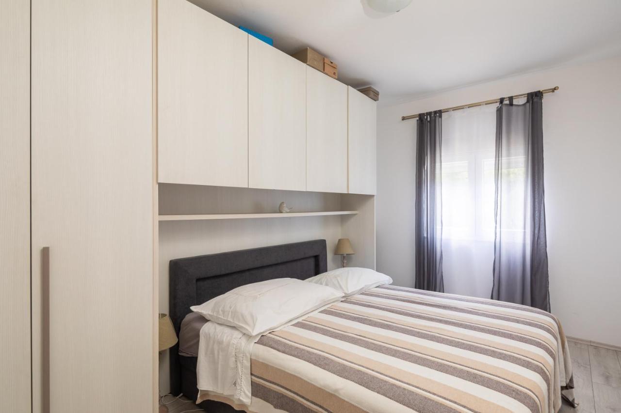 Duće Apartments Sunshine Rays מראה חיצוני תמונה