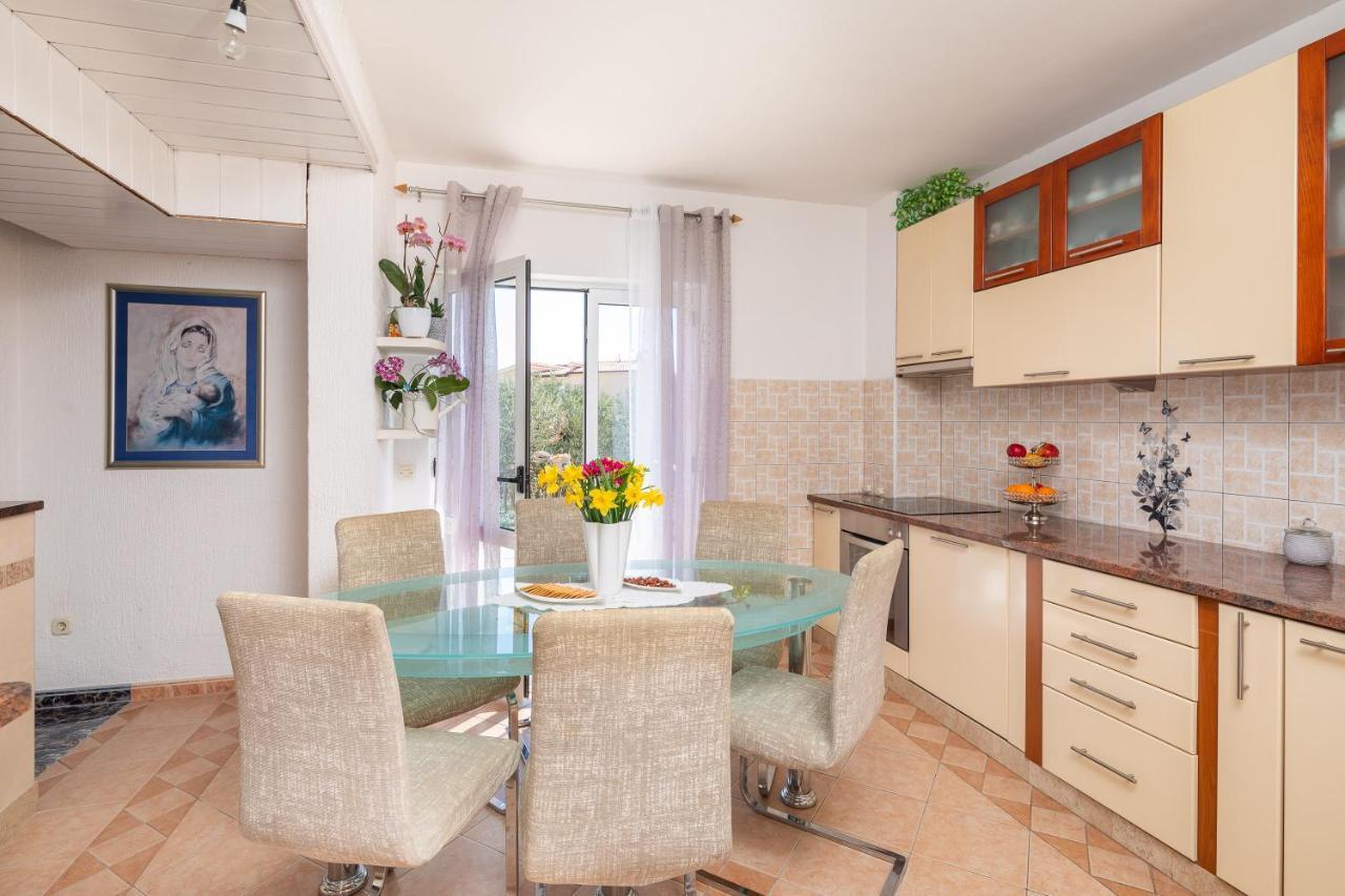 Duće Apartments Sunshine Rays מראה חיצוני תמונה
