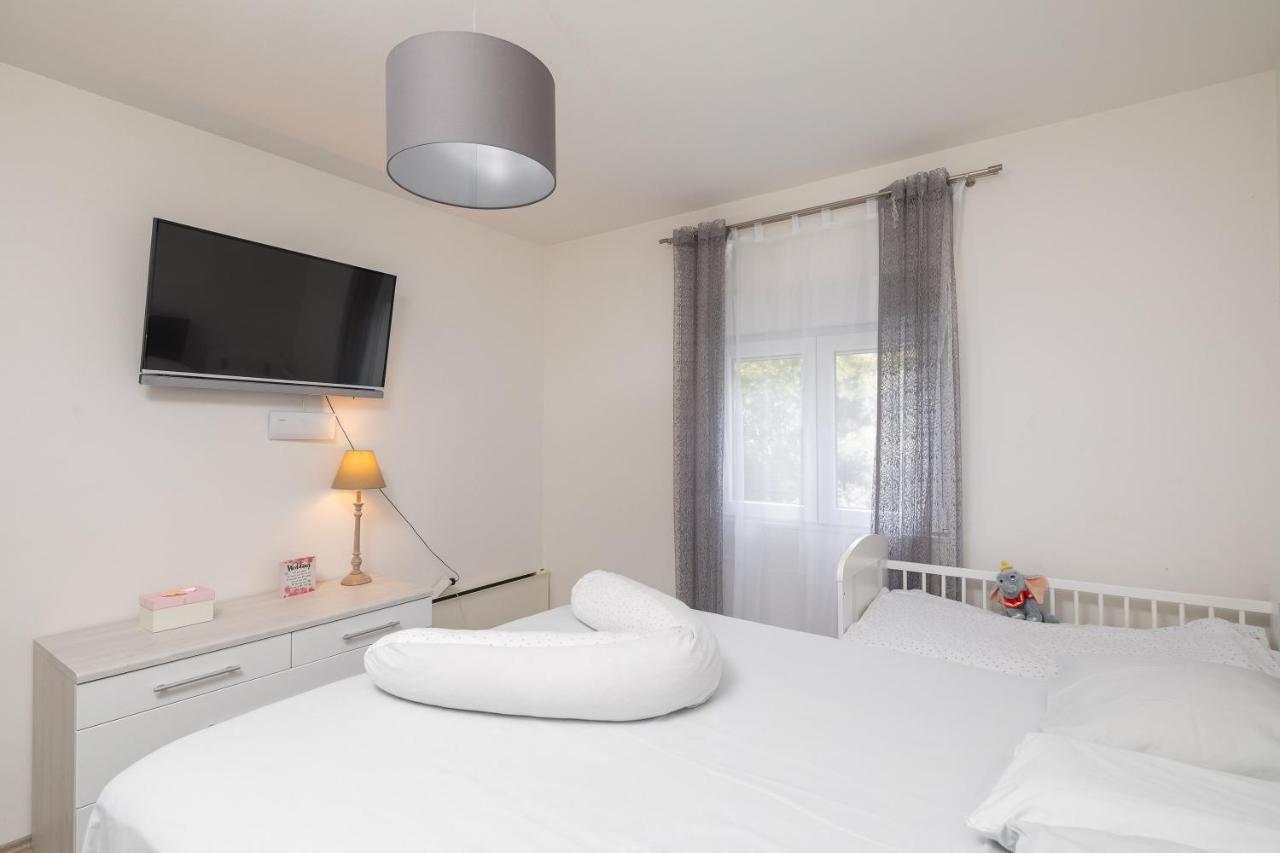 Duće Apartments Sunshine Rays מראה חיצוני תמונה