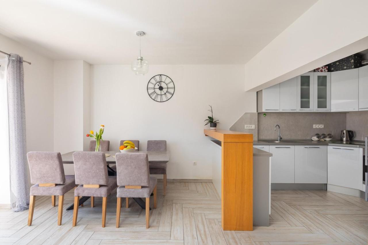 Duće Apartments Sunshine Rays מראה חיצוני תמונה