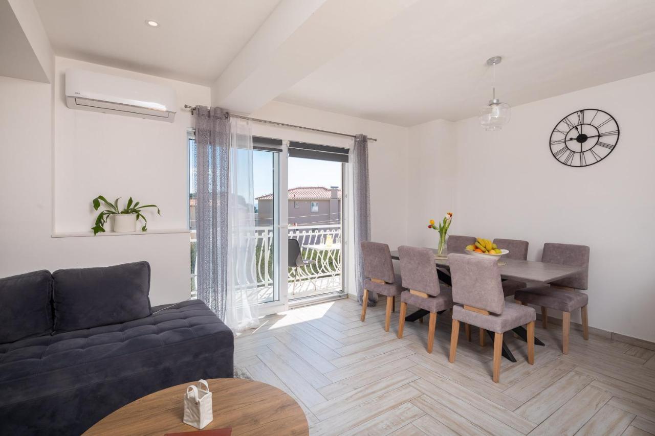 Duće Apartments Sunshine Rays מראה חיצוני תמונה